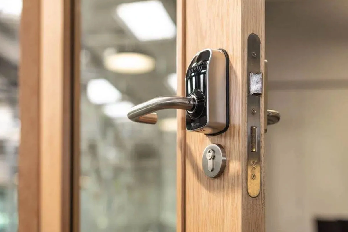 Commercial locksmith services